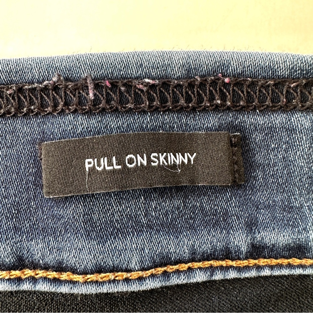 Nine West Jeans, High-rise, Pull-on Skinny, Stretch - Picture 9 of 12